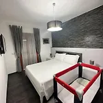 公寓 I Puritani On The 贾迪尼-纳克索斯