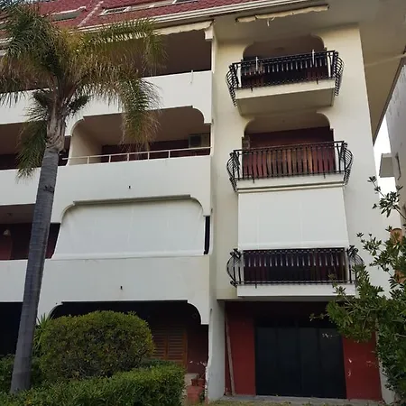 I Puritani On The Апартаменти *