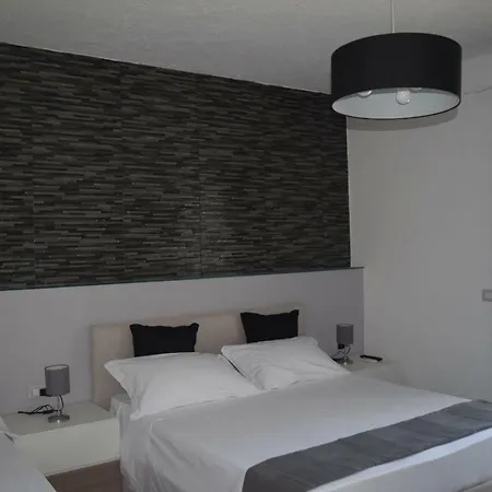 I Puritani On The Апартаменти