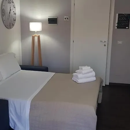 I Puritani On The * Джардіні-Наксос