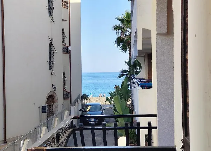 I Puritani On The Giardini Naxos