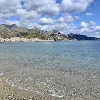 I Puritani On The 지아르디니낙소스