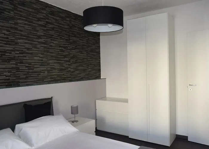 I Puritani On The Apartment