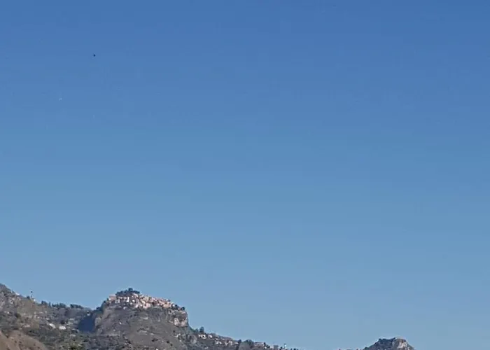 I Puritani On The Apartment